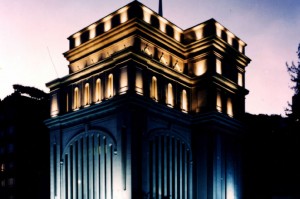 bluebldg_feature